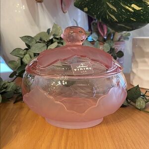 Viking Glass Vintage Frosted Pink Satin Cabbage Leaf Lidded Bowl 1970’s